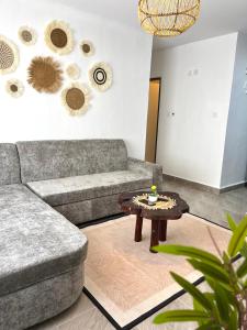 Nesty 1BR - Elevator, Secure Parking & WiFi Near United Mall and Mega City