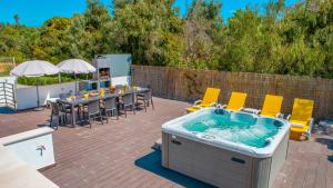 Villa Bahamas - Jacuzzi e piscina aquecível em Armação de Pêra