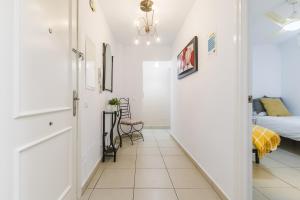 A&N Seafront Terrace & Pool Apartment