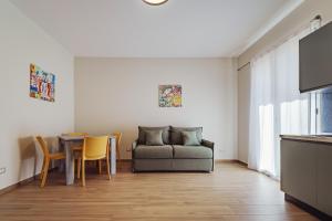 Samys Apartment - Blue & Green