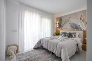 Sea View Punta Prima, HOLIDAY, Terrace, POOL, JACUZZI and more