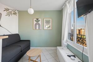 Renovated studio apartment, 2 steps from the metro