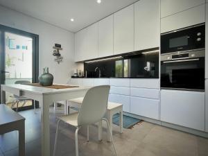 Apt IM - With pool, wifi and parking