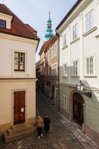 APLEND CITY Paul Inn