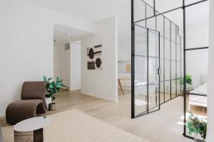 Exclusive Waterfront Luxury Apartment