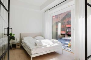 Exclusive Waterfront Luxury Apartment