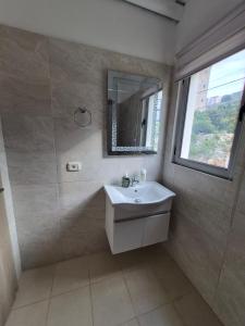 Guest - SEA BREEZE - Modern Studios