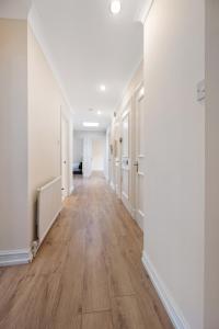 City Centre 3-Bed Flat with Lift and Roof Terrace