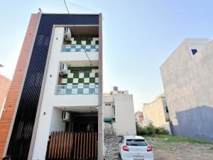 Home Escape Sapphire 1BHK Mahalaxmi Nagar