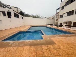 Logement Cozy avec Jardin et Piscine - Mer à 3 Minutes