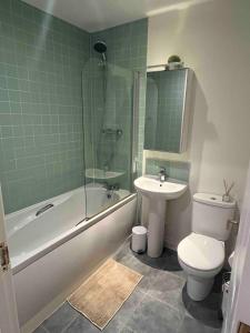 Town centre apartment with parking
