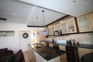 Uvongo Breeze 22