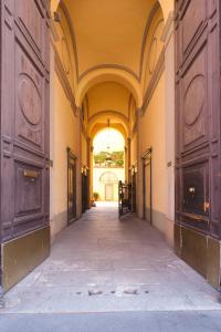 Contempora - Apartment for 4 People with Terrace - Close to Policlinico and Tribunale