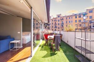 Contempora - Apartment for 4 People with Terrace - Close to Policlinico and Tribunale