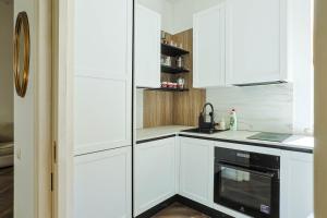 Authentic Old Riga Heritage, 2BR, Grand Ceilings