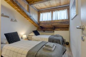 Apartment Sofia with Roof Terrace and Sea View in Gedici