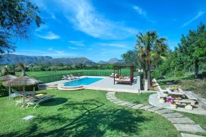 Owl Booking Villa Siquier - Luxury Retreat with Mountain Views
