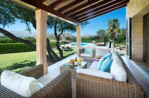 Owl Booking Villa Siquier - Luxury Retreat with Mountain Views