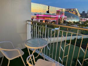 Luxury 1 Bedroom Facing Manila Bay Sunset Near Okada Airports MOA