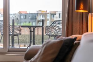 Cozy Coastal Stay in Oostende 2BR, Terrace & Garage