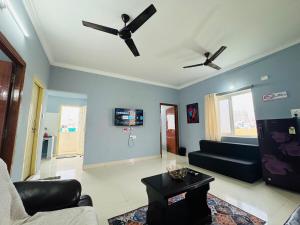 VJH 601 1BHK Penthouse by Charter Stays