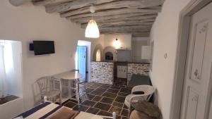 Kastro Gate Apartment ,entrance to an ancient village