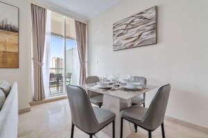 Free Housekeeping Visits During Your Stay - StayShort - Elegant 2 Bedroom in Dubai Marina that Sleeps 4