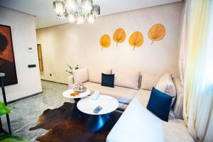 Luxury 1BR Appart with Private Parking & Central AC 5 min from Gueliz