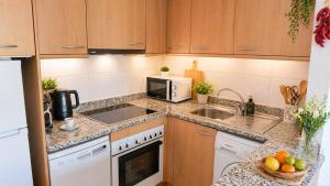 Apartament SOL Y MAR-2 min to Fenals Beach-Balcony
