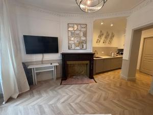 SUITE TOURVILLE Tour Eiffel