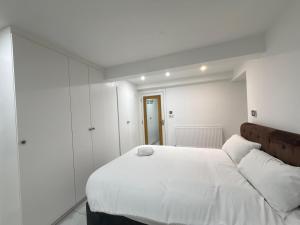 Nice Bell street 2 bedroom flat A
