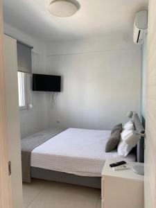 Danai Apartment with pool, for up to 6 guest