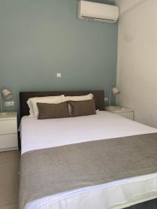Danai Apartment with pool, for up to 6 guest