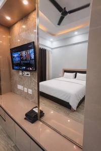 Paramount golf forest grater noida