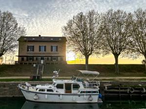 La Halte Nautique - au bord de la Saône