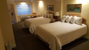 Islander Hotel & Resort