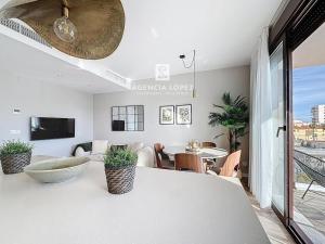 Alo Lazaga Exclusive Beach