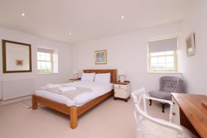 Salton Retreat