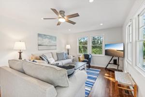 Steps to Beach + Sunset Views! East Marion Home