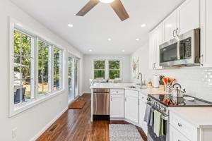 Steps to Beach + Sunset Views! East Marion Home