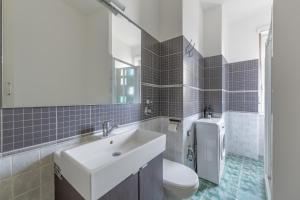 Panoramic Loft in Milan with Balcony - AC & WiFi