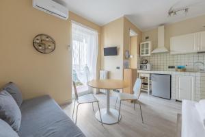 Panoramic Loft in Milan with Balcony - AC & WiFi