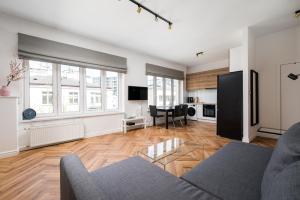Solec Powiśle Charming Apartment by BookingHost