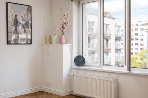 Solec Powiśle Charming Apartment by BookingHost