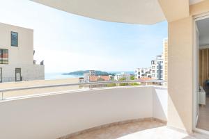 Premium Luxury Sea View Apt in Becici