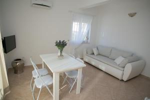Apartments Rina 