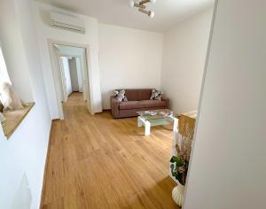 IDOLO MORESCO Apartments - spacious & charming holiday homes in the heart of Nettuno, just a few meters from the sea, beaches and train station, with hourly connections to Rome andessential services nearby