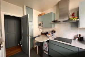Auteuil 16th Prestigious Apartment with Balcony managed by Mey Agency