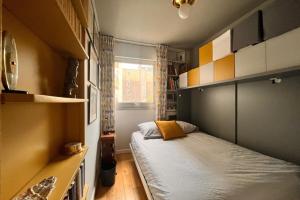 Auteuil 16th Prestigious Apartment with Balcony managed by Mey Agency
