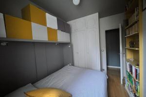 Auteuil 16th Prestigious Apartment with Balcony managed by Mey Agency
